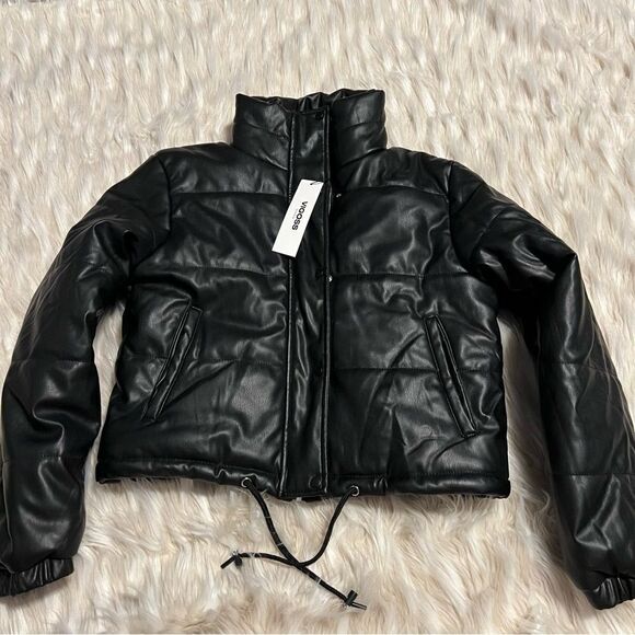 Vigoss Crop Style Jacket NWT Size Medium Black - Picture 1 of 7